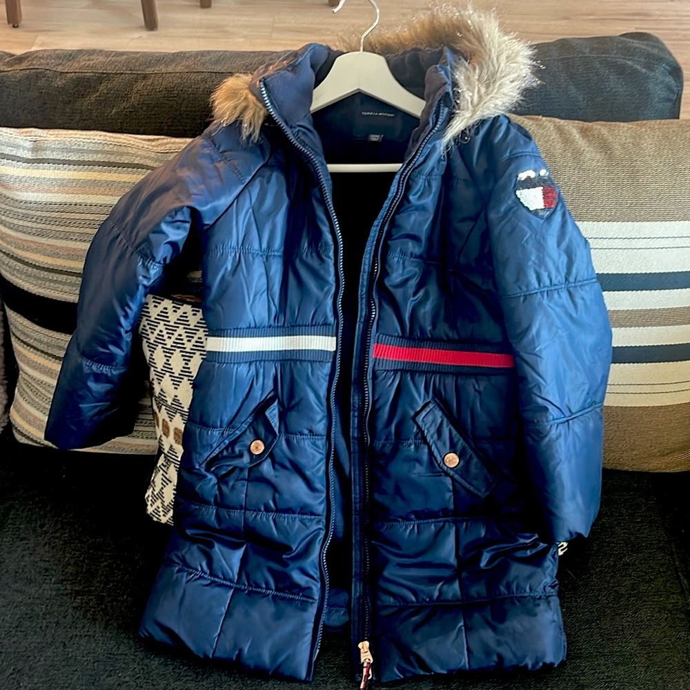Tommy Hilfiger: Girls Long Puffer Coat (Size: 8/10)